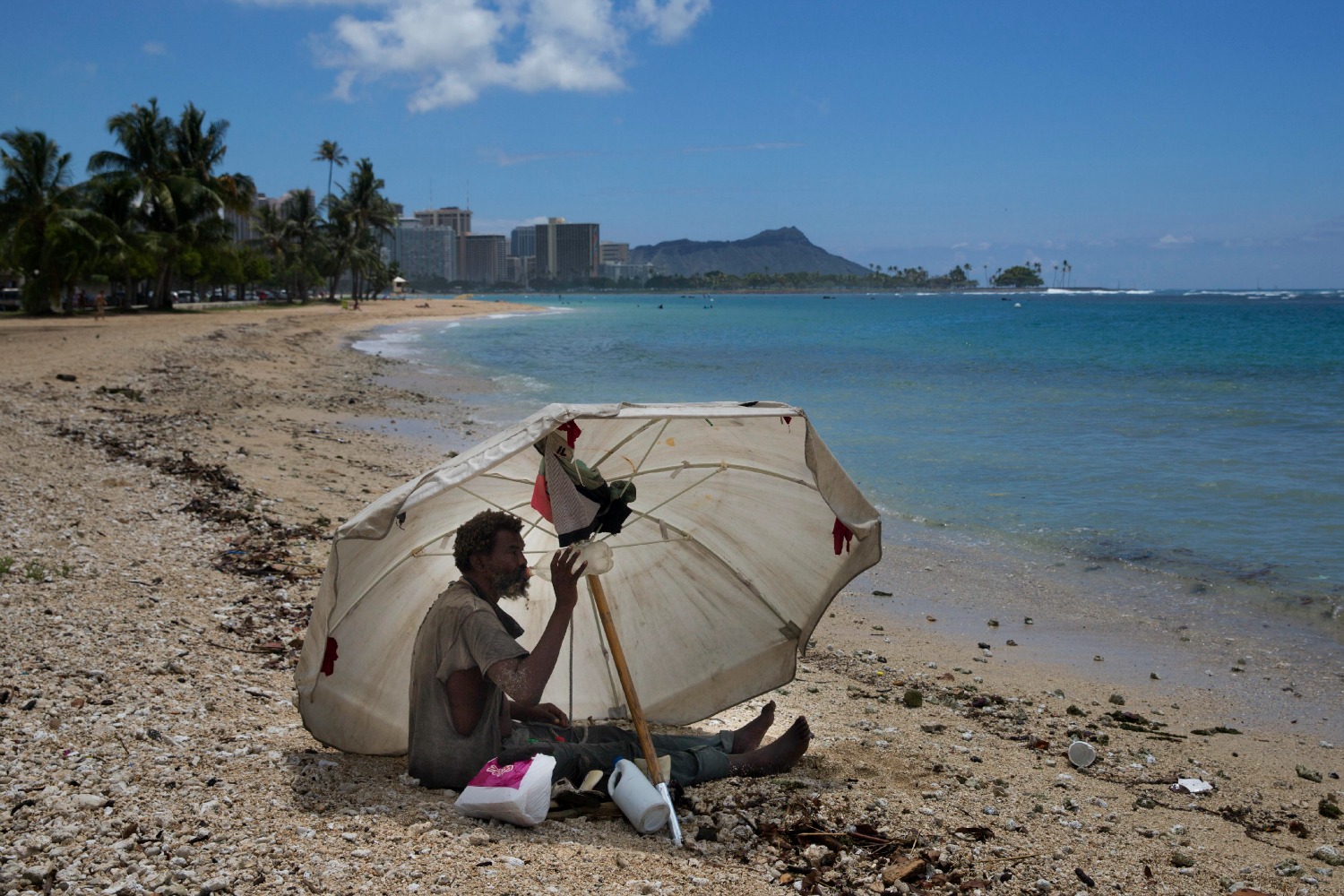 Hawái ya no es el paraíso soñado: las personas sin hogar aumentan un 61% desde el 2000