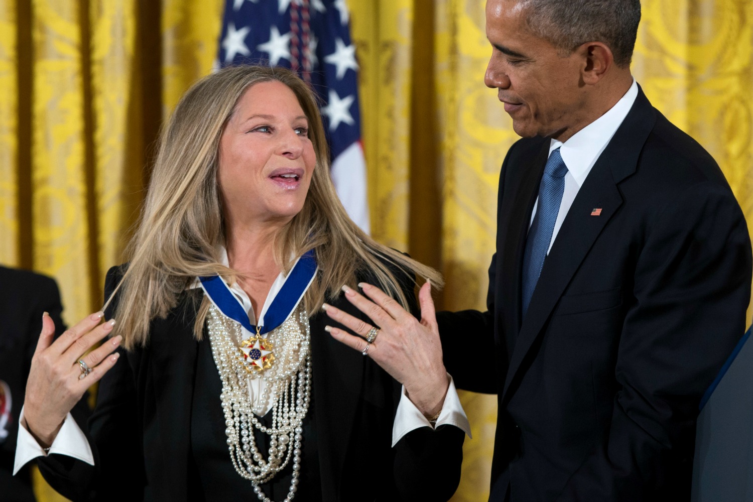 Obama entrega la Medalla de la Libertad a Barbra Streisand