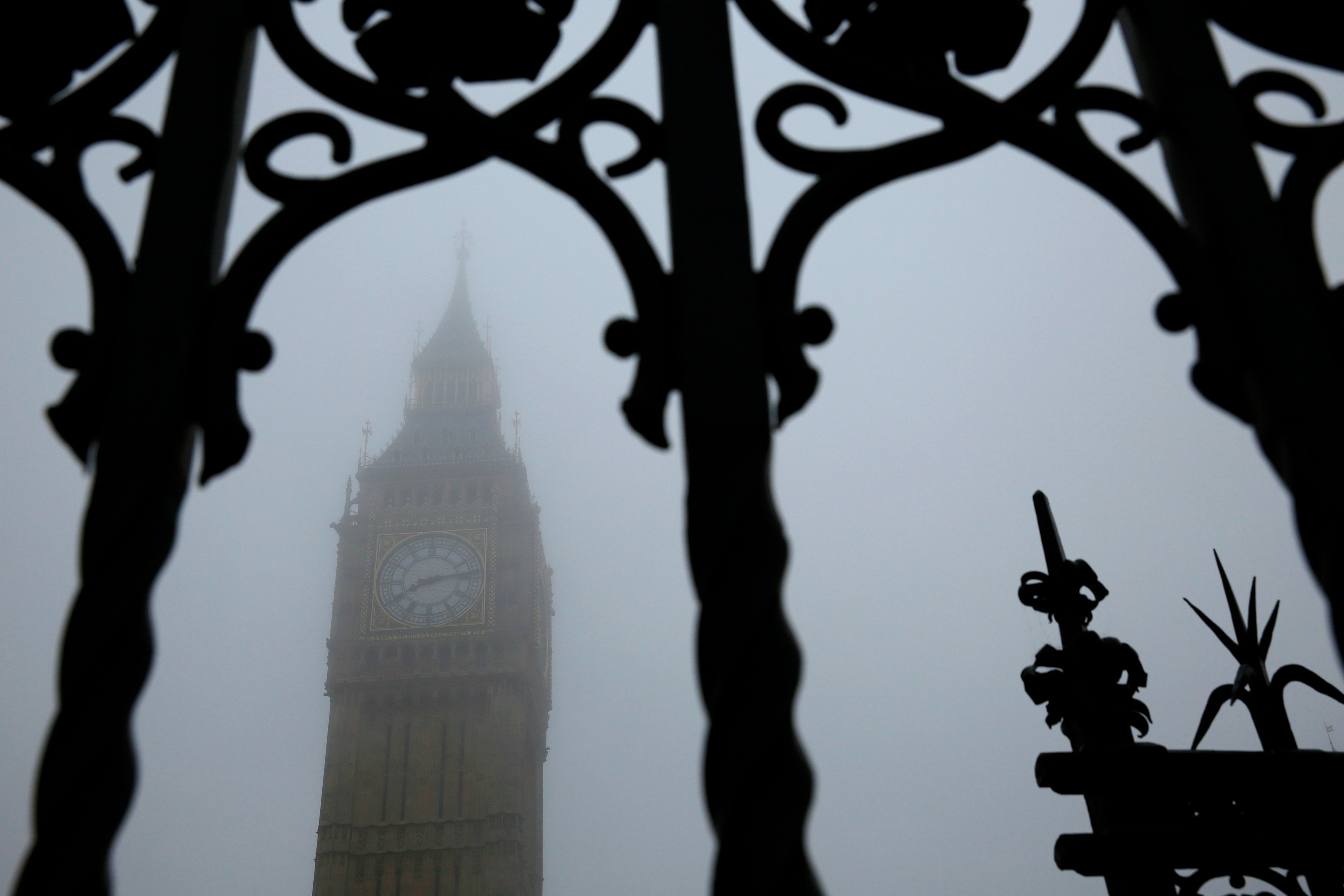 Cancelados decenas de vuelos a Londres debido a la intensa niebla