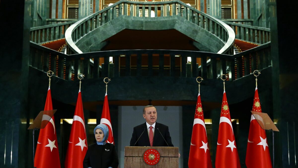 Rusia acusa a Turquía de tener intereses económicos con el ISIS