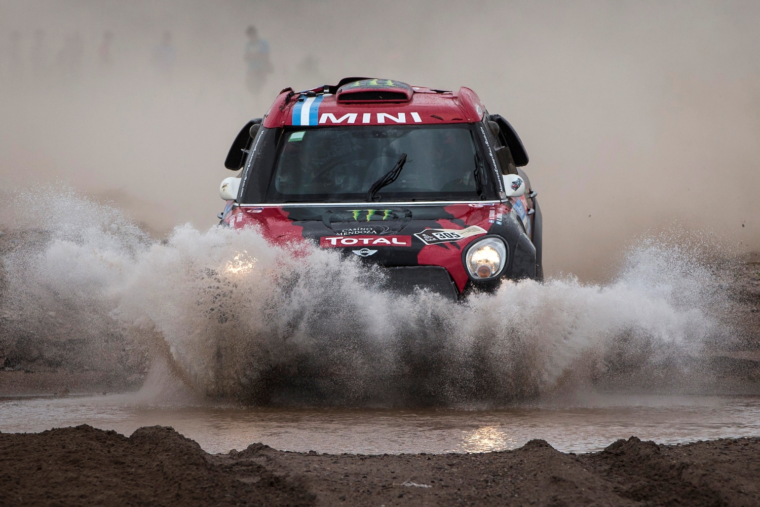 El inicio del Rally Dakar 2016 sigue en suspenso por las inundaciones de 'El Niño'.