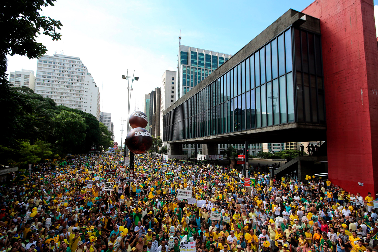 Brasil sale a la calle para pedir la dimisión de Dilma Rousseff