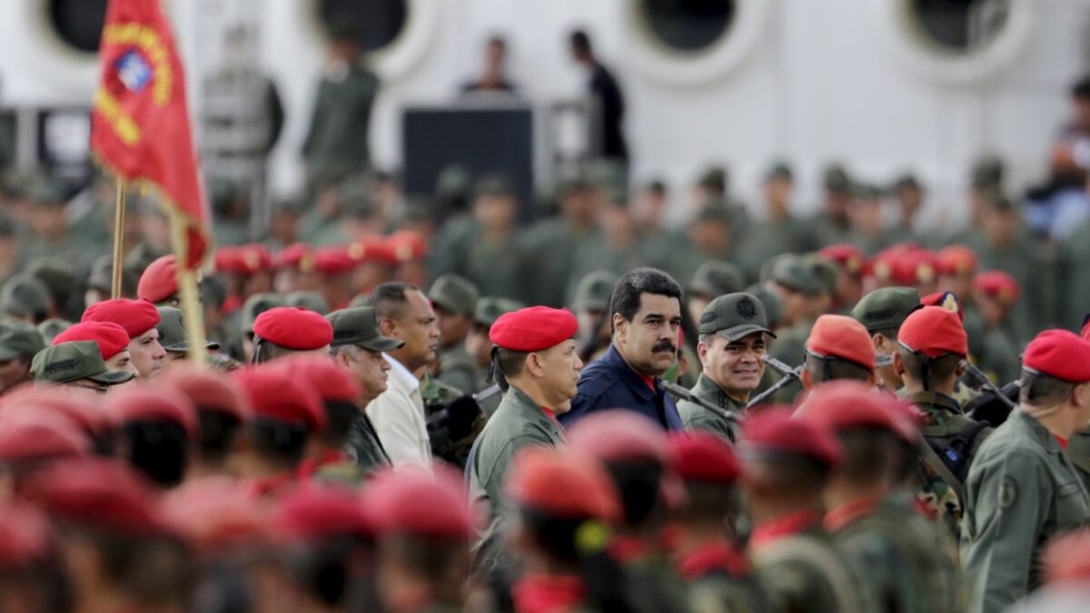 Maduro da un Golpe de Estado encubierto en Venezuela: se inventa un parlamento «comunal»