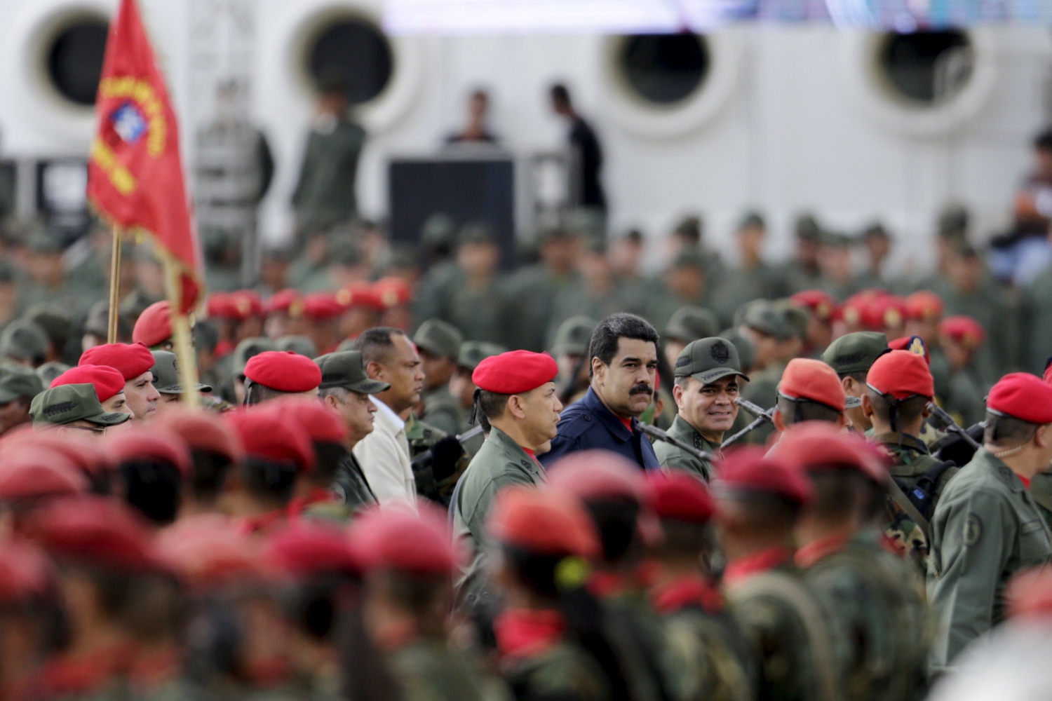 Maduro da un Golpe de Estado encubierto en Venezuela: se inventa un parlamento "comunal"