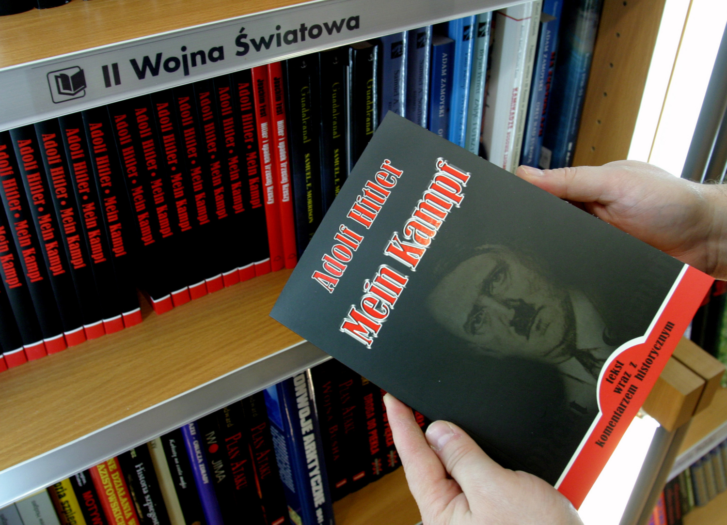 Una nueva edición del ‘Mein Kampf’ regresa a las liberarías alemanas