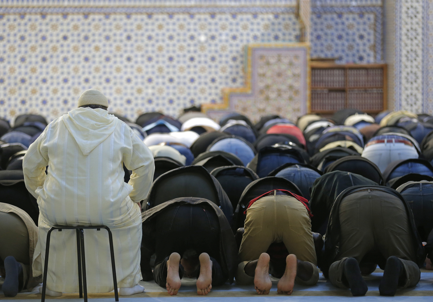 Francia cerrará más de 100 mezquitas