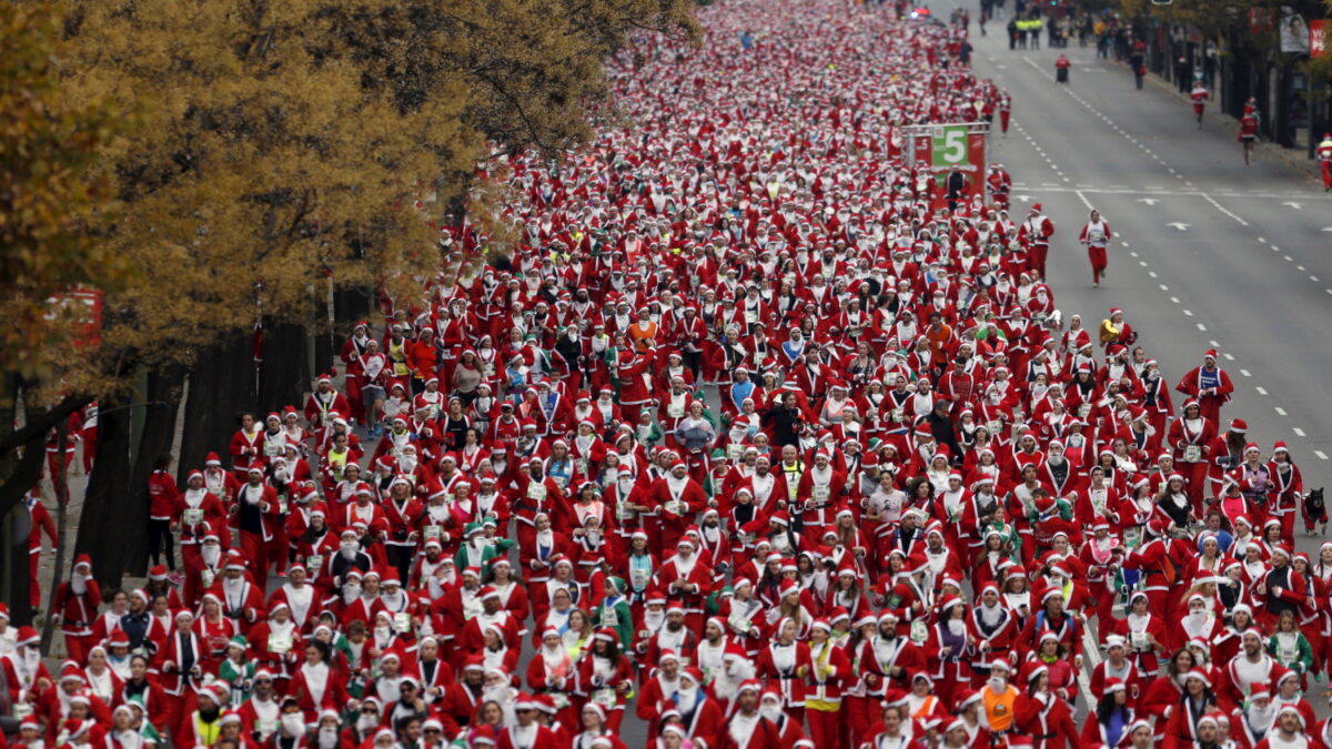 10,000 Spanish Santas