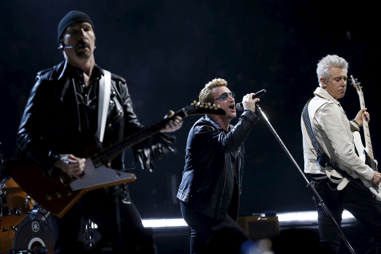 U2 regresa a París tras los atentados del 13N