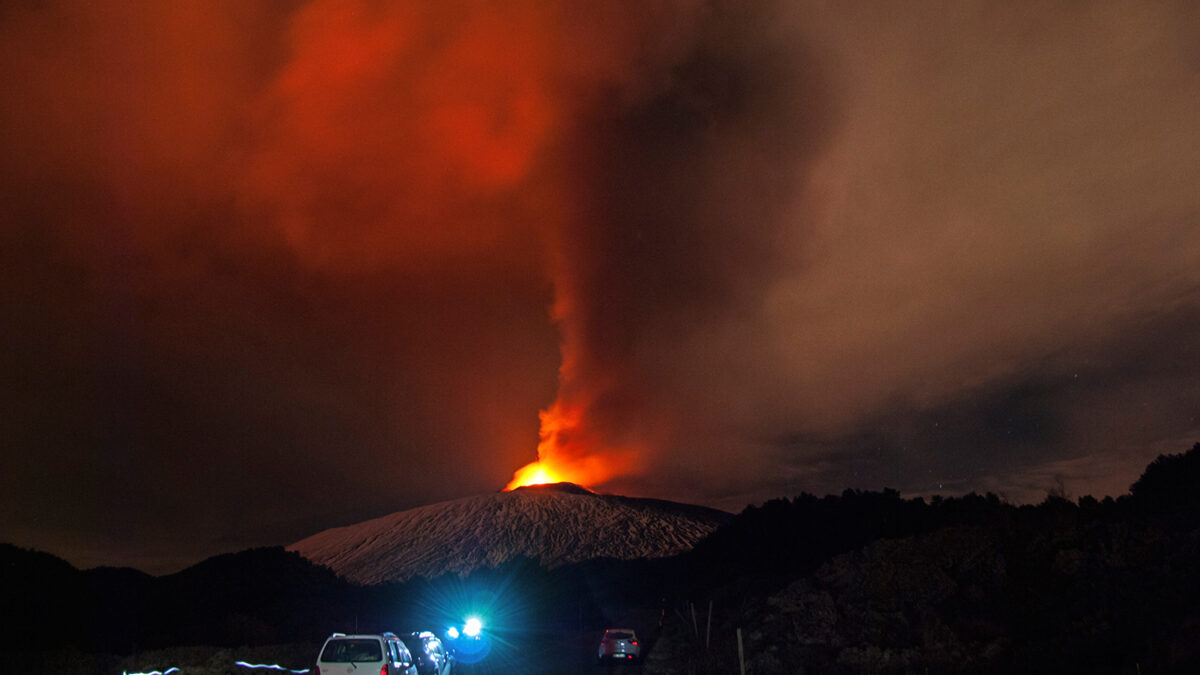 El Etna registra su erupción más feroz de los últimos 20 años