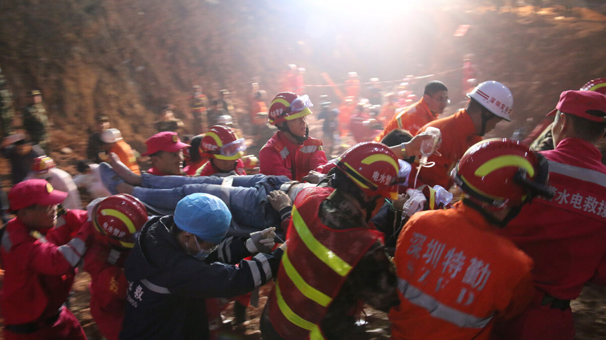 Encuentran un superviviente 60 horas después de alud en China