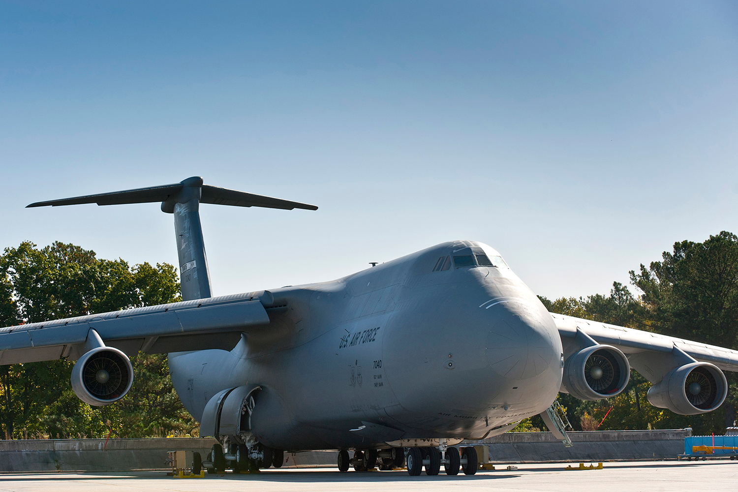 El avión de transporte militar más grande del mundo listo para despegue