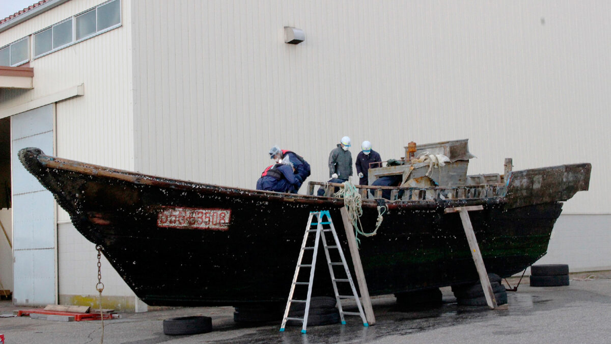 Investigan los barcos ‘fantasma’ que aparecieron en las costas de Japón