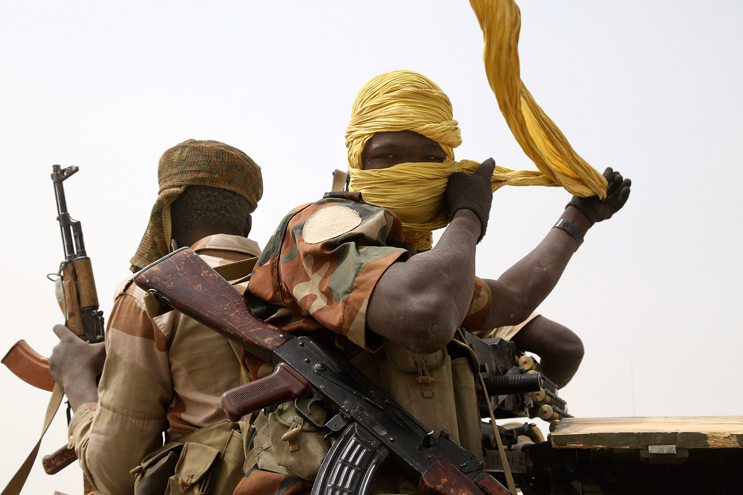 El Ejército de Camerún mata a 100 terroristas de Boko Haram y libera a 900 rehenes