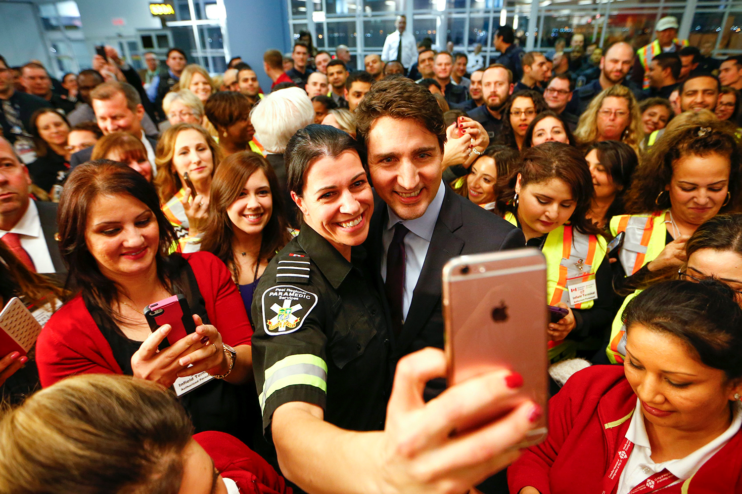 Llega a Canadá el primer avión con refugiados sirios