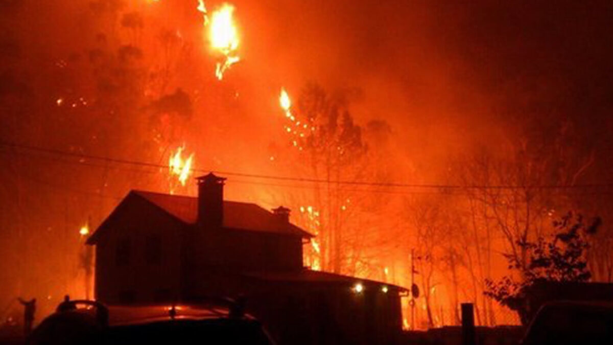 España llega en llamas al 20D: más de un centenar de incendios provocados activos en el norte