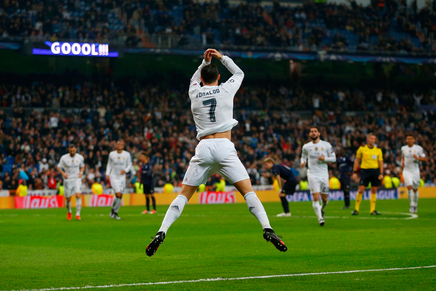 El Real Madrid golea al Malmö por 8-0 en un histórico encuentro que hace olvidar los problemas de la última semana.