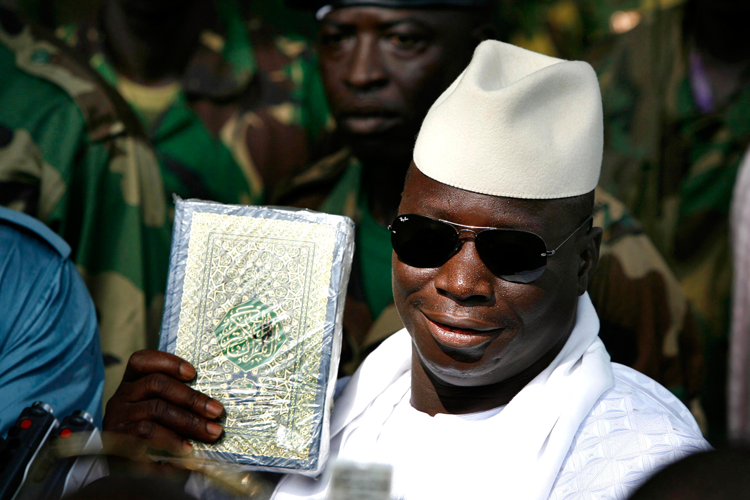 Presidente de Gambia: «Los vaqueros y la ropa interior hacen infértiles a nuestras mujeres»