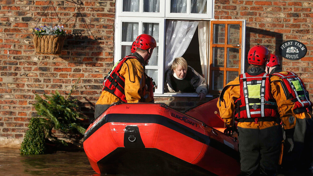 Cientos de personas evacuadas en el norte de Inglaterra por las fuertes inundaciones