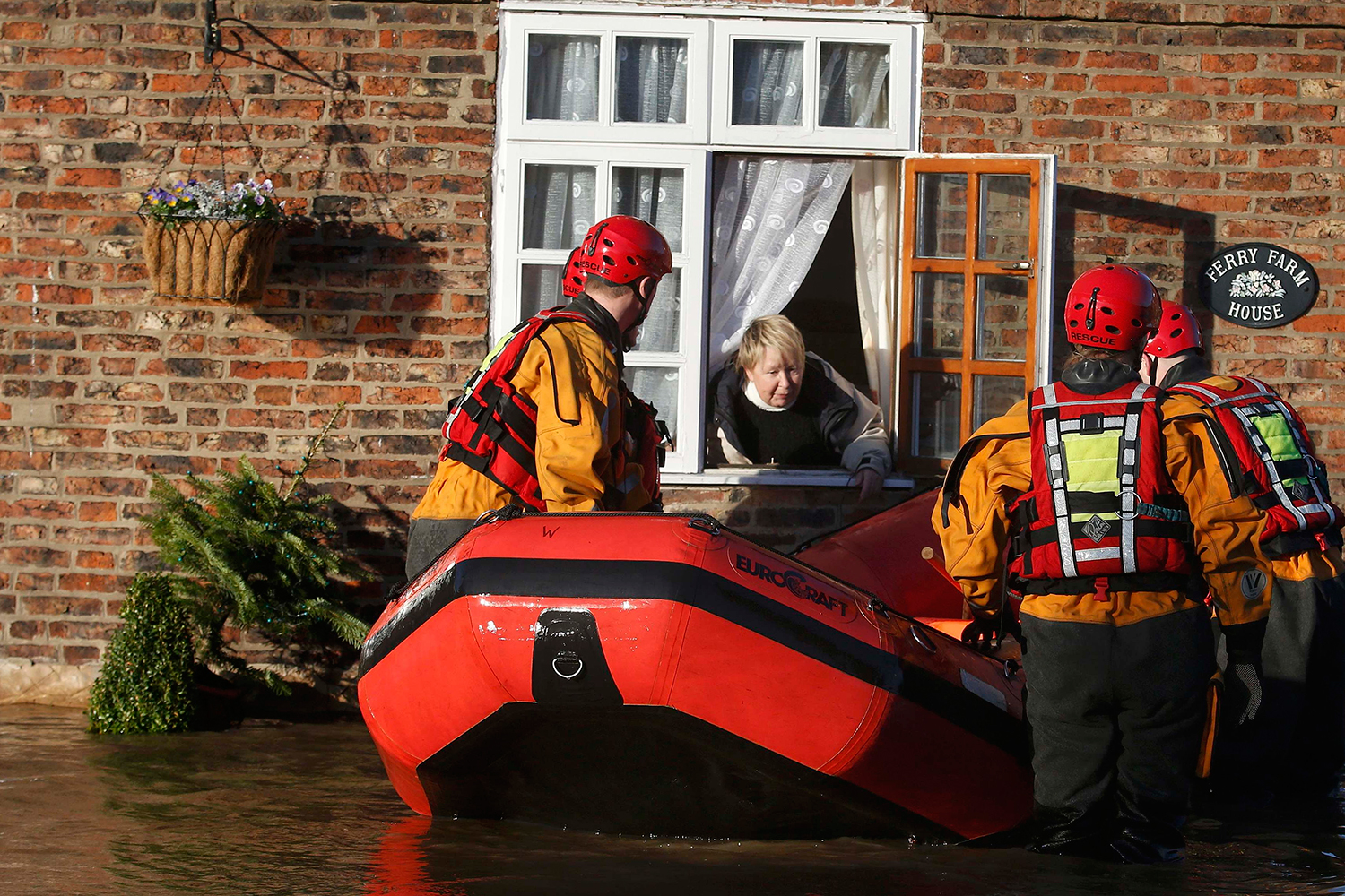 Cientos de personas evacuadas en el norte de Inglaterra por las fuertes inundaciones