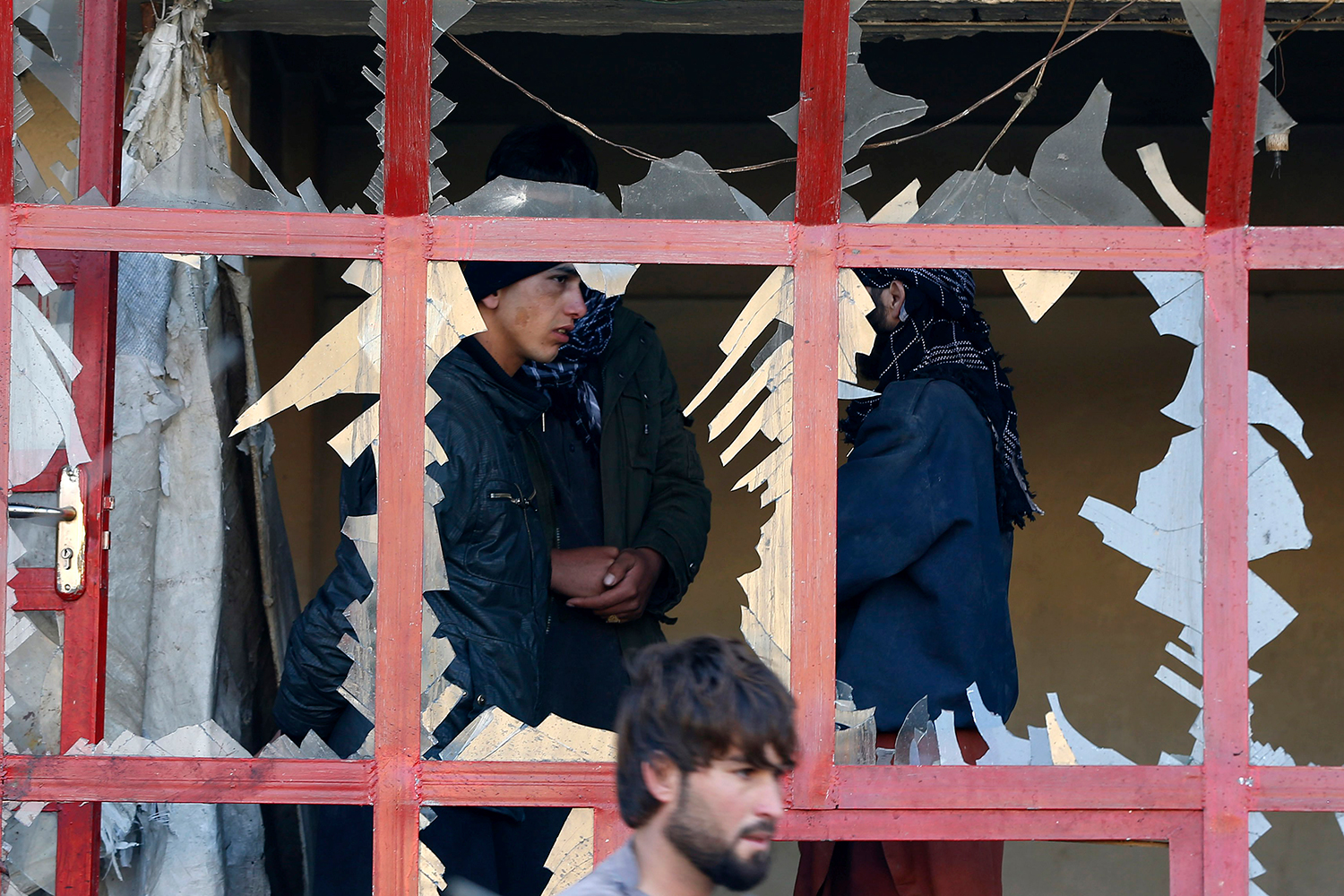 Ataque talibán suicida en Kabul contra la OTAN deja cuatro muertos y 13 heridos