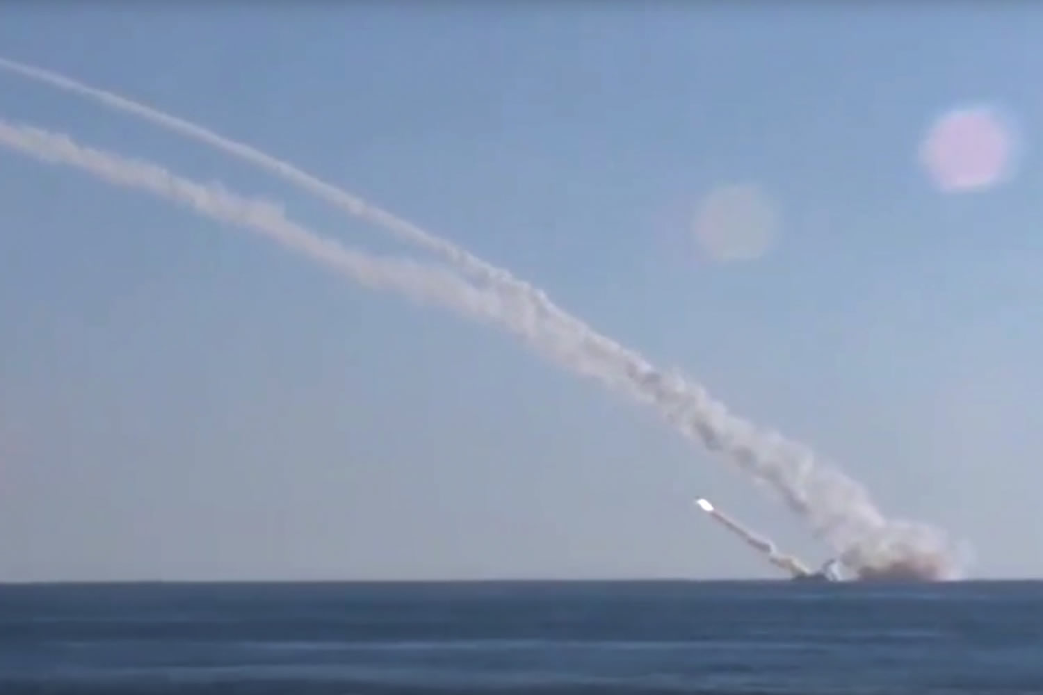 Rusia lanza misiles contra posiciones del IS en Siria desde un submarino