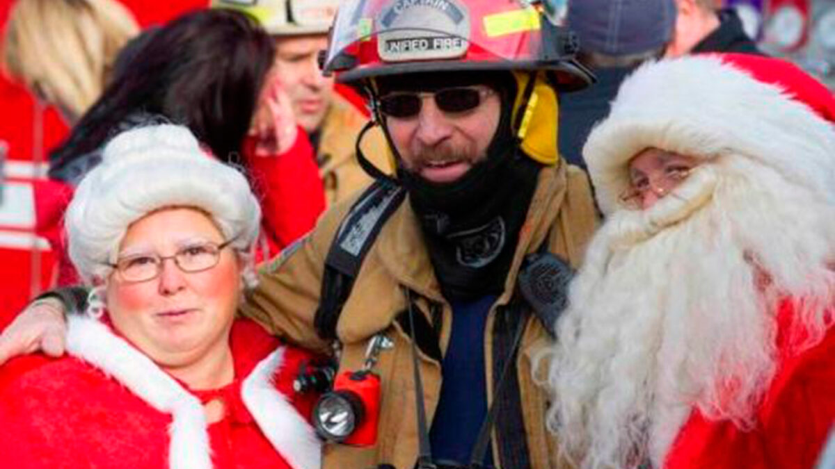 Papá Noel, bombero por un día