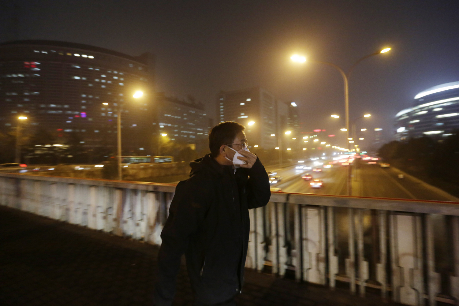 Pekín emite la máxima alerta de contaminación de su historia