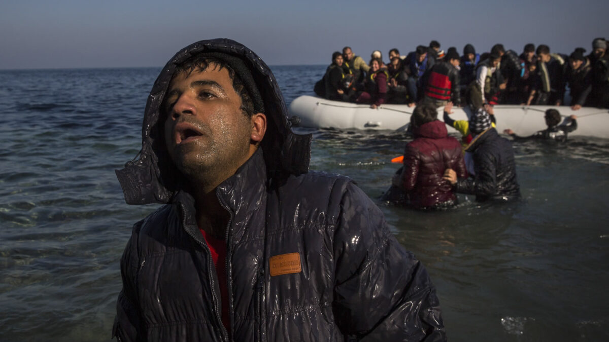 Seis niños mueren ahogados en el naufragio de otra barca de refugiados en Turquía