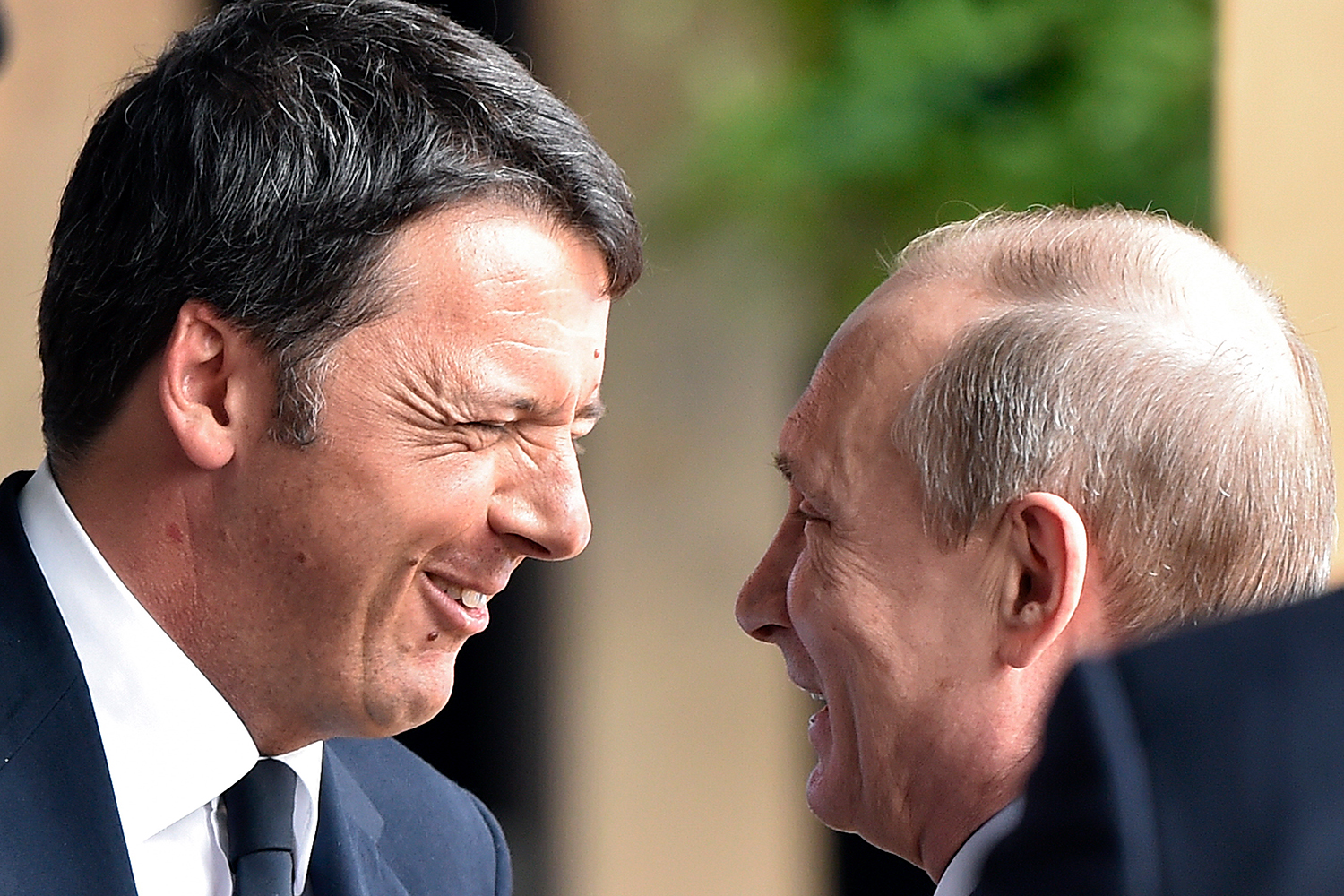 Italia busca la protección de Rusia bloqueando las sanciones de la UE
