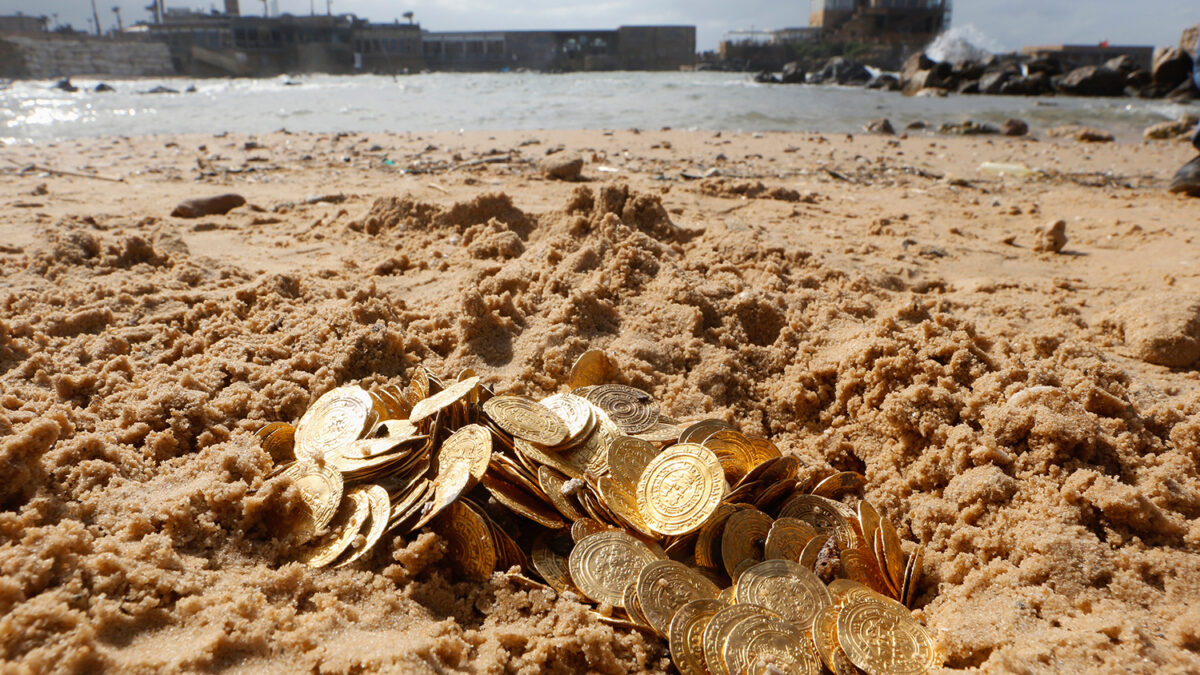 Un enorme tesoro de monedas de oro aparece frente a la costa israelí