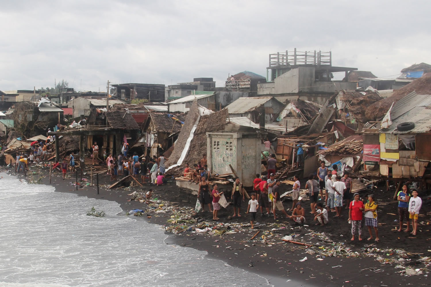 Filipinas revive con Melor las escenas de Haiyán pero limita sus daños
