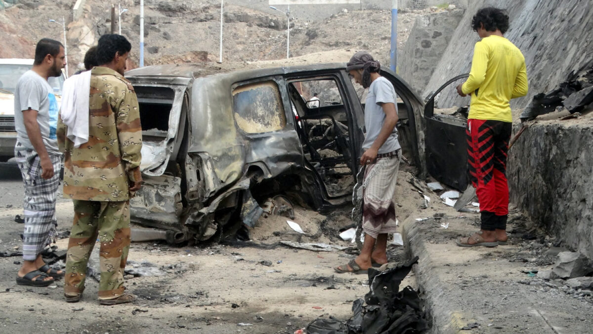 Un coche bomba mata a un alto cargo y sus seis escoltas en Yemen