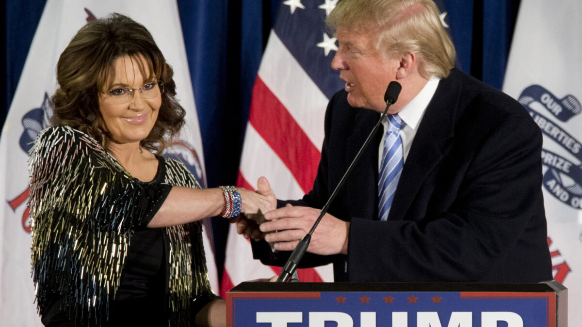 Sarah Palin reaparece para apoyar a Donald Trump