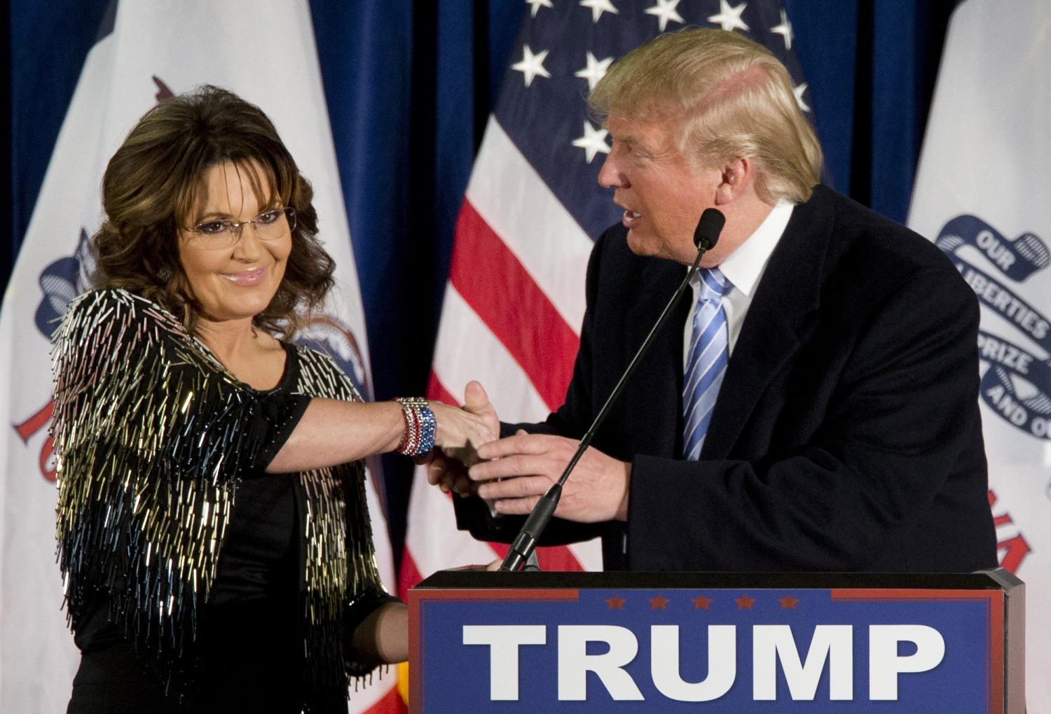Sarah Palin reaparece para apoyar a Donald Trump