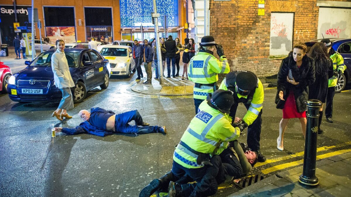 La imagen de la Nochevieja en Manchester se hace viral y se convierte en una obra de arte