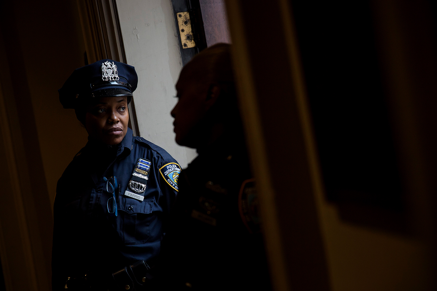 La policía de Nueva York busca a cinco hombres que violaron a una chica de 18 años