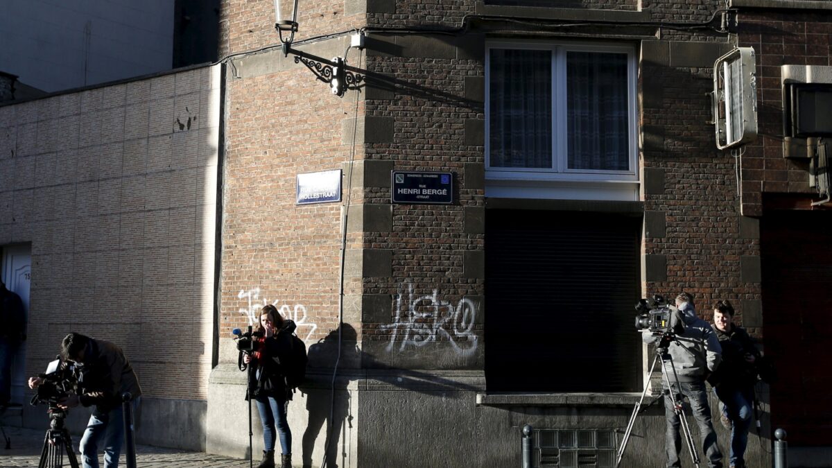 Hallan una huella del terrorista de París, Salah Abdeslam, en un apartamento de Bruselas