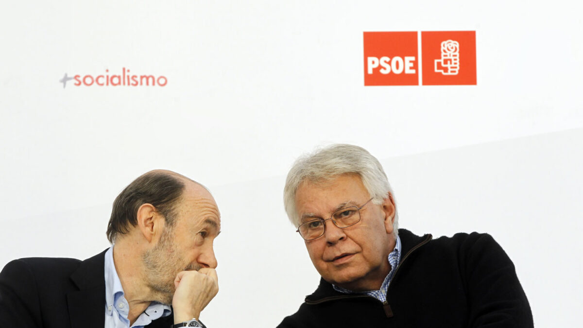 Felipe González ultima su «bofetada pública» a Pedro Sánchez