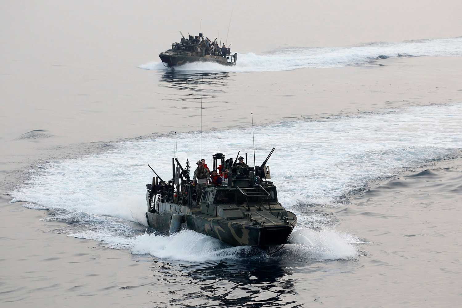 Irán retiene a diez marines de la Armada de Estados Unidos por entrar 