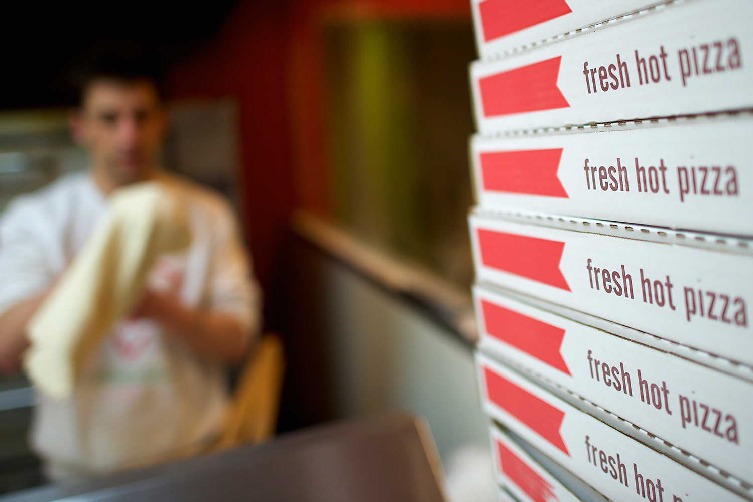 Detectan sustancias cancerígenas en cajas de pizza y comida para llevar