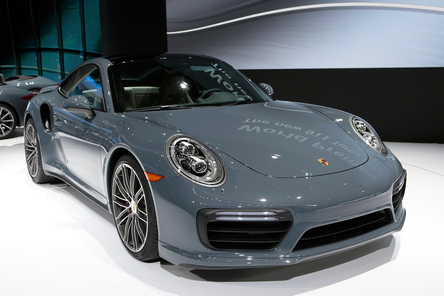 Porsche presenta su coche más veloz