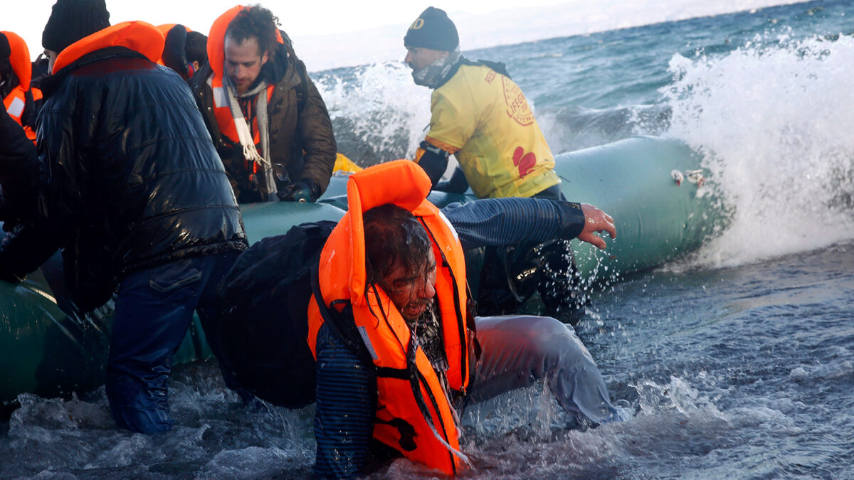 40 muertos, entre ellos 17 niños, al naufragar dos embarcaciones con refugiados frente a las costas griegas