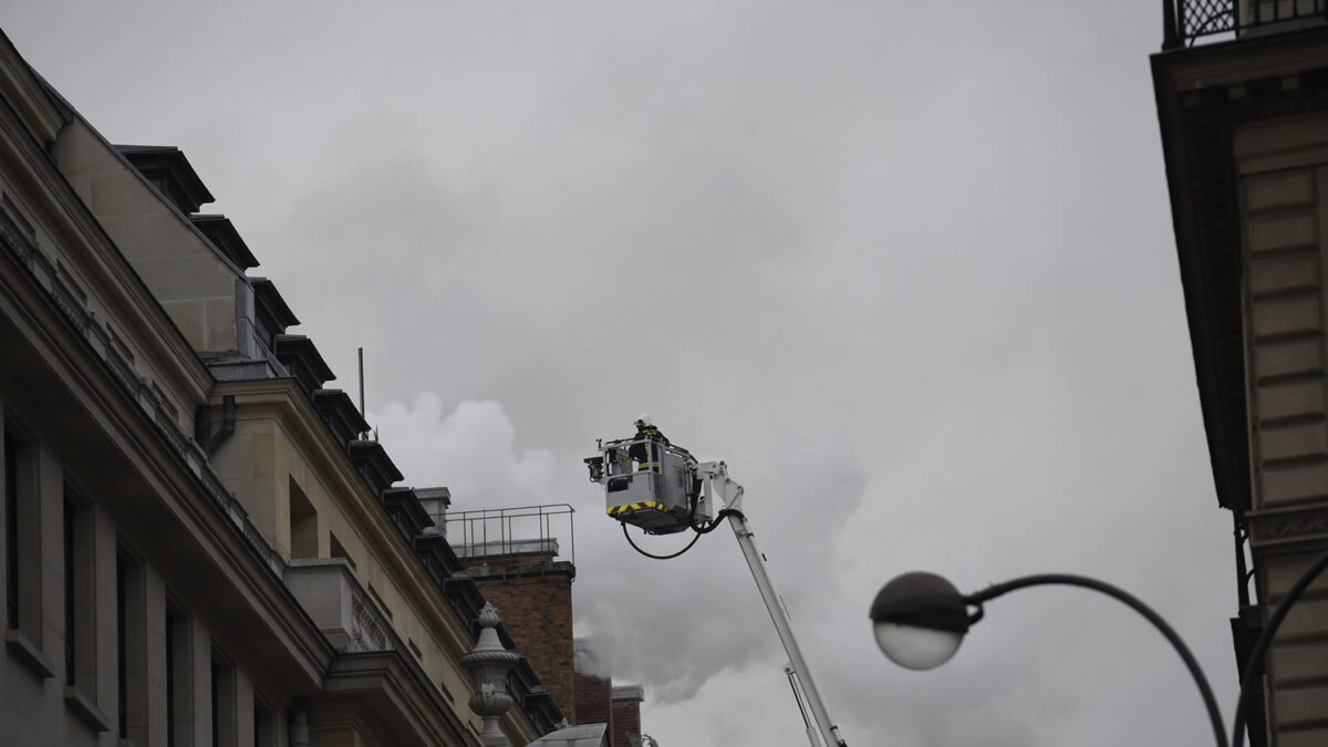 El lujoso hotel Ritz de París, en llamas