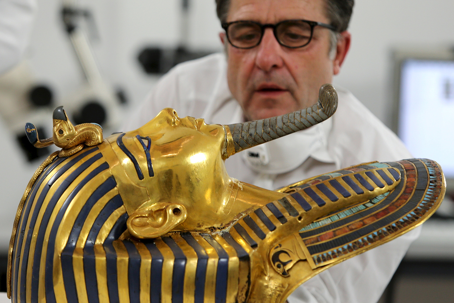 Ocho empleados irán a juicio por romper la barba del faraón Tutankamón