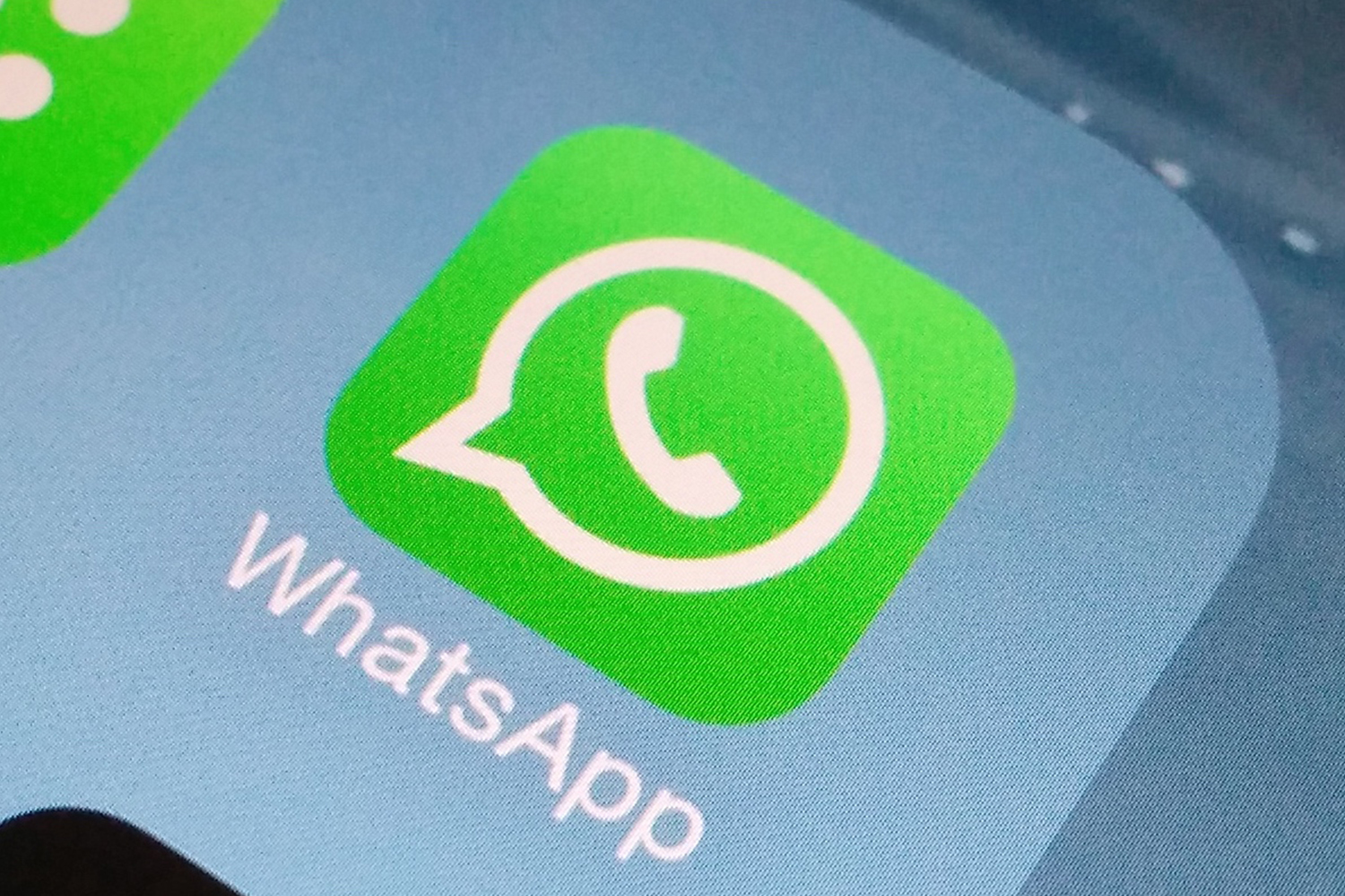Whatsapp retira suscripción de un dólar y analiza la posibilidad de que empresas paguen