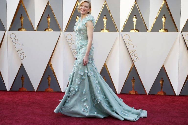 Cate Blanchett, nominated for Best Actress for her role in "Carol," arrives at the 88th Academy Awards in Hollywood, California February 28, 2016.  REUTERS/Lucy Nicholson