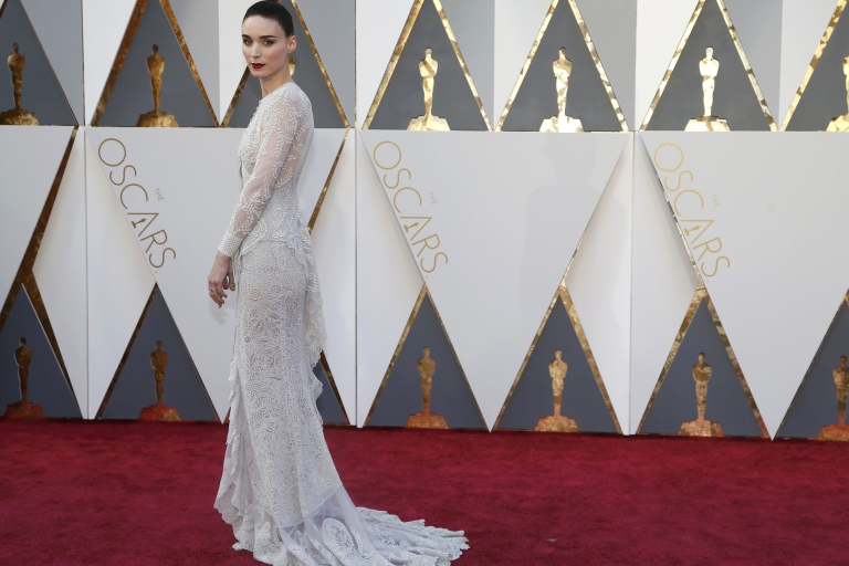 Rooney Mara, nominated for Best Supporting Actress for her role in "Carol," arrives at the 88th Academy Awards in Hollywood, California February 28, 2016.  REUTERS/Lucy Nicholson