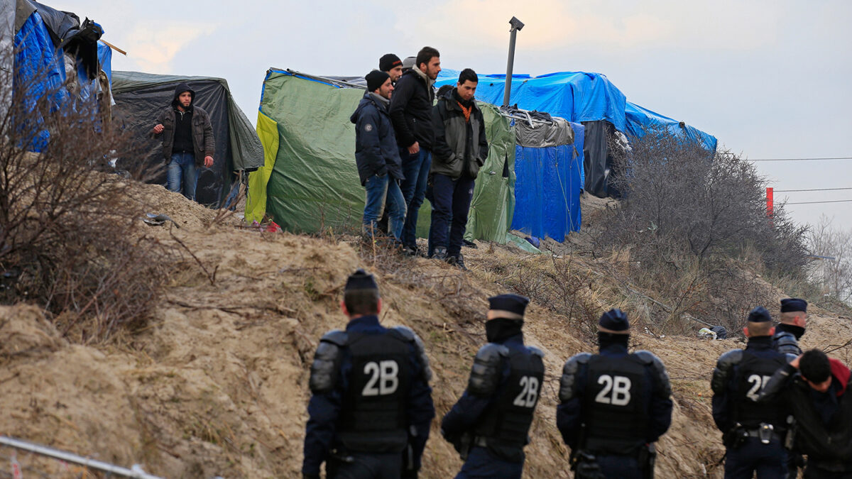 La justicia francesa autoriza el cierre de parte del campamento de refugiados de Calais