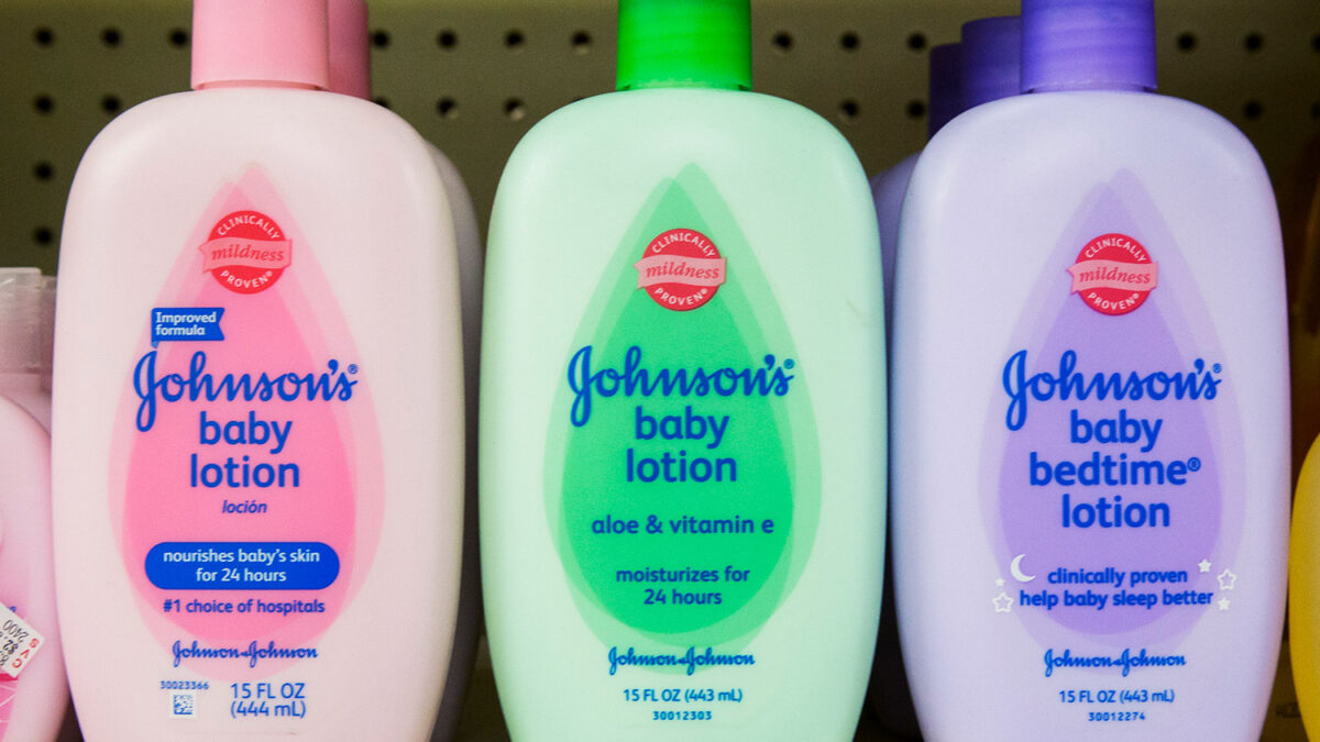 Johnson & Johnson condenado a pagar 72 millones de dólares tras la muerte de una mujer por cáncer de ovarios