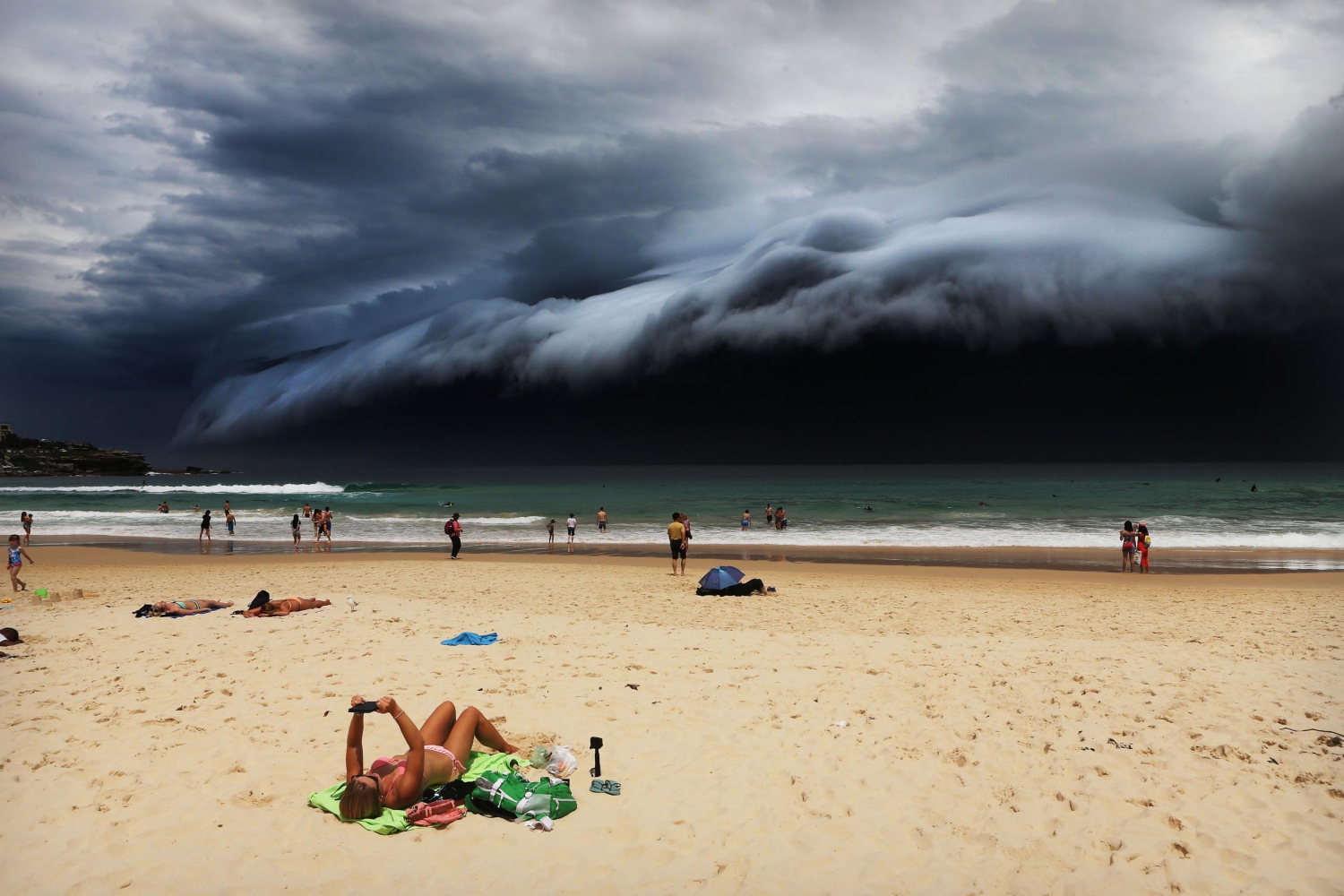 Una tormenta sobre una playa australiana, primer premio 'Naturaleza' del World Press Photo